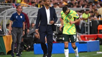 Kluivert bị chỉ trích khi đứng nhìn trợ lý chỉ đạo Indonesia thua Australia