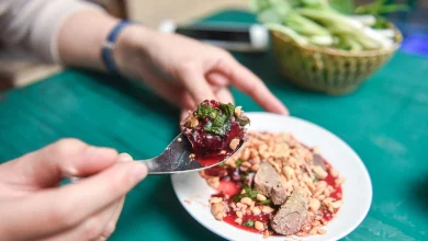 Nguy hiểm khi ăn tiết canh vịt và lời cảnh tỉnh từ bác sĩ