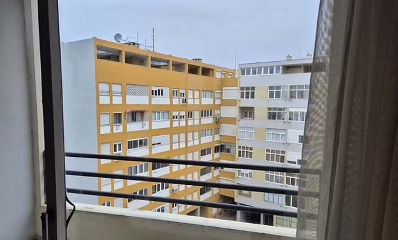 Du khách thất vọng vì phòng "hướng biển" thật sự không thấy biển