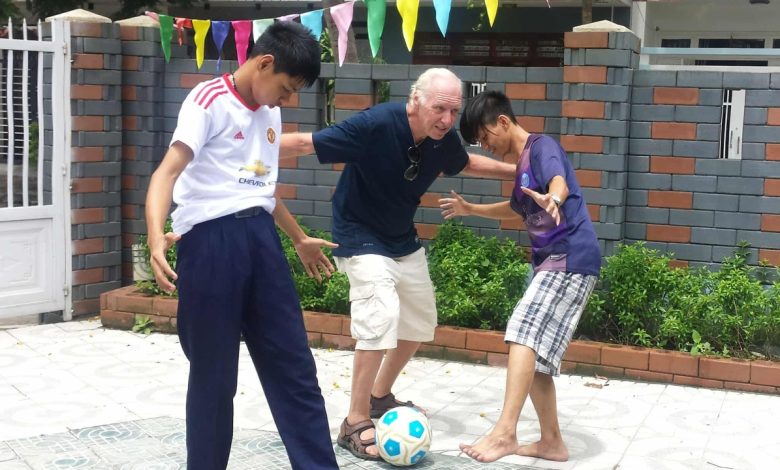 Matthew Keenan và hành trình hồi sinh từ dioxin và ký ức chiến tranh