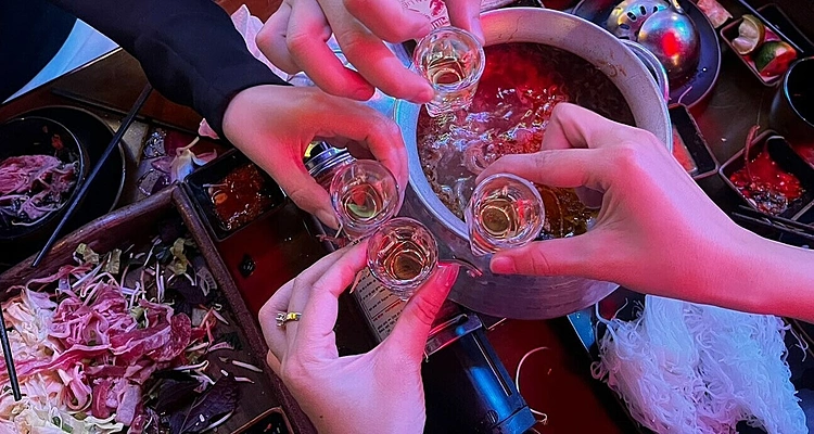 Rượu huyết động vật: Nguy cơ lớn và lợi ích ít ỏi