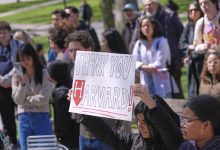 Harvard kiên quyết chống lại áp lực từ chính quyền Trump.