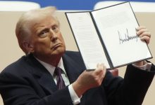 Công chúng Mỹ bày tỏ lo lắng sau 100 ngày đầu Trump