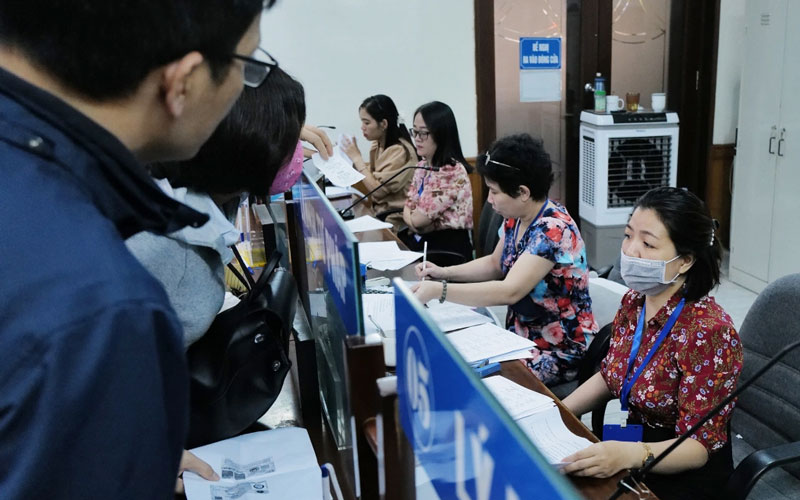 Cân nhắc kéo dài tuổi nghỉ hưu công chức tới 70