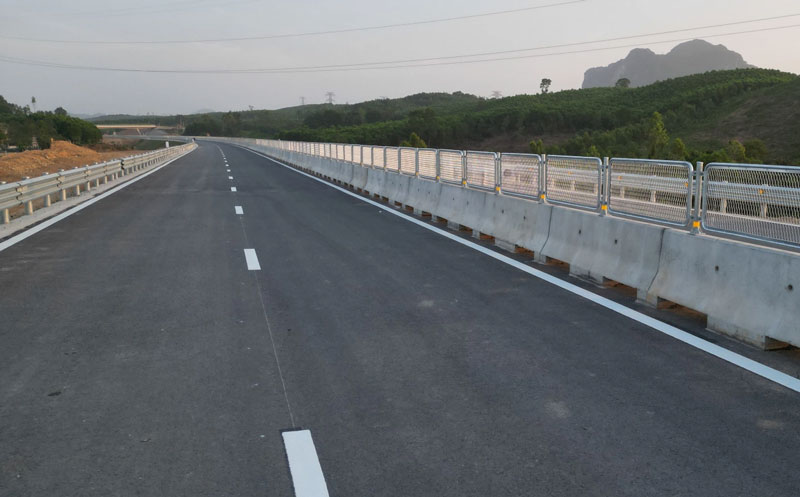 Cao tốc Bùng - Vạn Ninh chính thức thông xe từ 28,4,2025