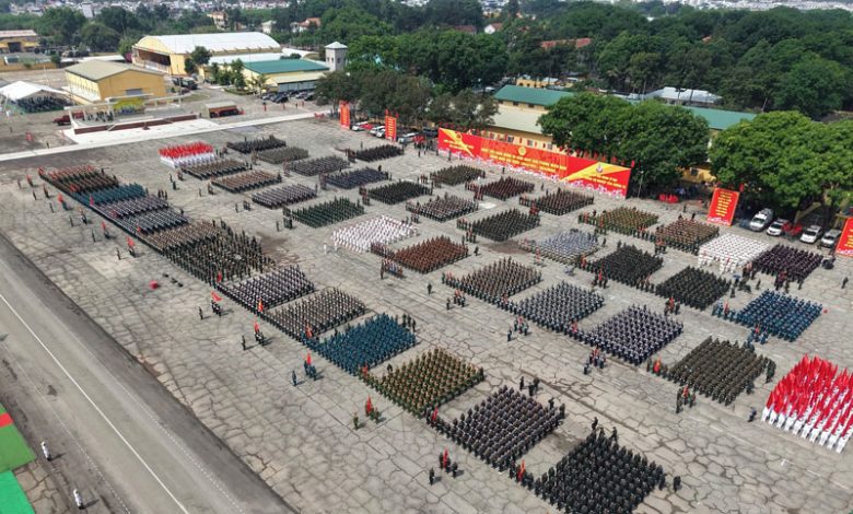 Diễu binh đại lễ kỷ niệm 50 năm thống nhất đất nước