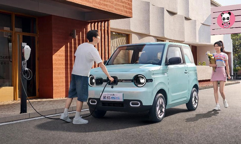 Geely Panda Mini 2025 ra mắt với giá 6.850 USD cạnh tranh EV khác
