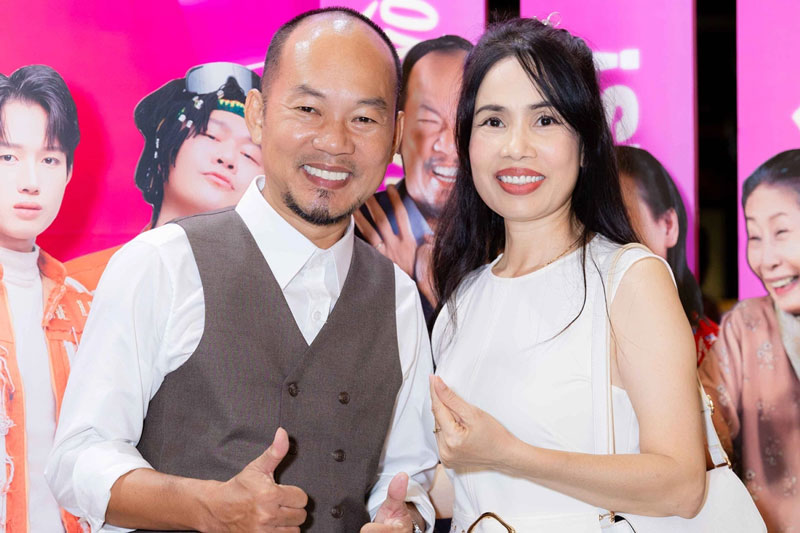 Gia đình Lý Hải làm nổi bật thảm đỏ 'Lật mặt 8'
