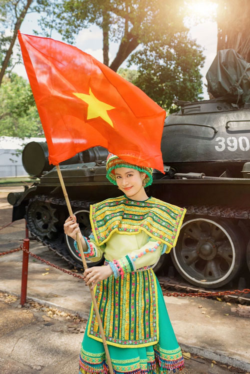 Hoàng Thùy Linh tôn vinh văn hóa Việt Nam qua trang phục độc đáo