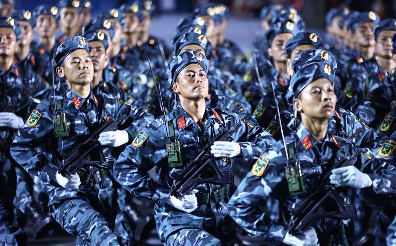Hơn 10.000 người luyện diễu binh tại TP HCM kỷ niệm thống nhất đất nước