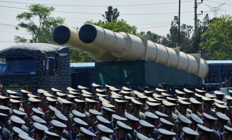 Iran tổ chức duyệt binh kỷ niệm Ngày Quân đội 2025