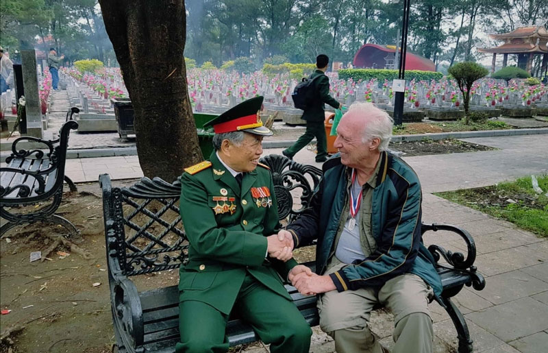 Matthew Keenan và hành trình hồi sinh từ dioxin và ký ức chiến tranh