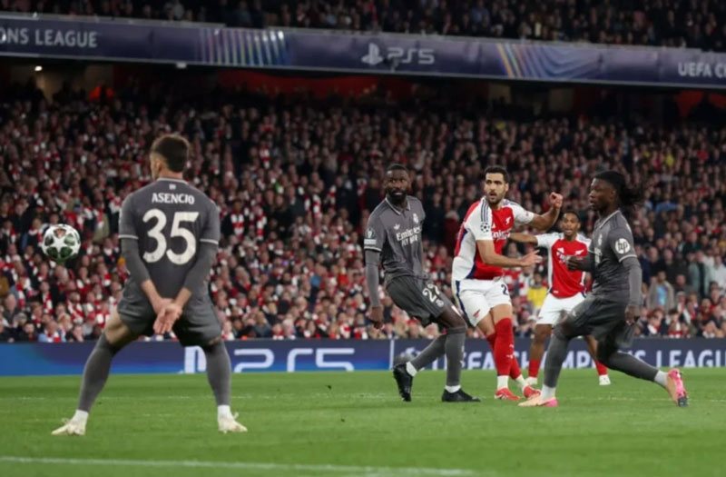 Merino Quân bài chiến thuật đa năng của Arsenal trước PSG