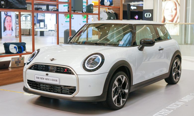 Mini Cooper thế hệ mới giá từ 2,09 tỷ đồng chính thức ra mắt