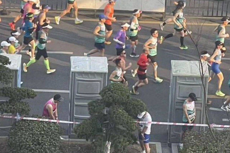 Runner Trung Quốc bị cấm thi đấu 3 năm vì tè bậy tại marathon