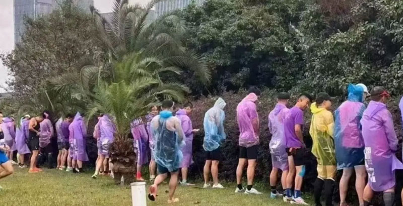 Runner Trung Quốc bị cấm thi đấu 3 năm vì tè bậy tại marathon