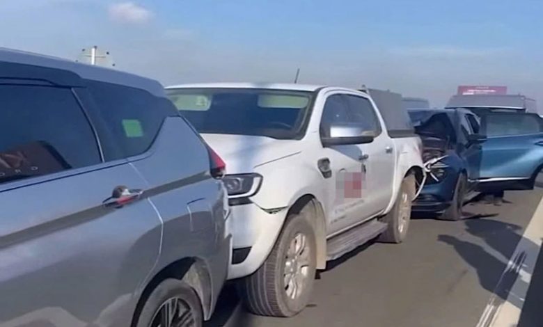 Tai nạn liên hoàn trên cao tốc TP HCM gây ùn tắc 5 km