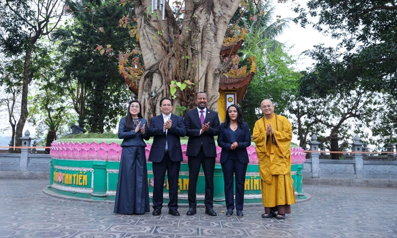 Thủ tướng Ethiopia trải nghiệm ẩm thực và văn hóa Việt Nam.