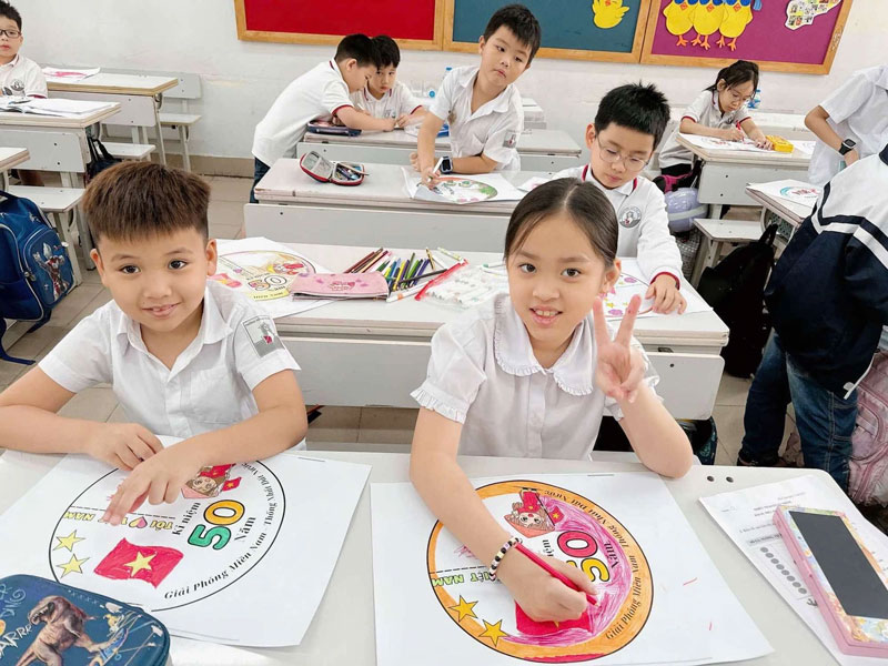Trường học tưng bừng hoạt động mừng 50 năm thống nhất đất nước