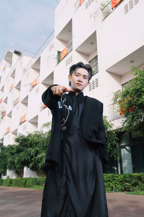 Tùng Dương và Manbo phát hành MV Cho con là người Việt Nam kỷ niệm thống nhất đất nước