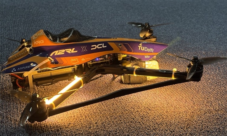Drone AI Lần Đầu Đánh Bại Phi Công Trong Cuộc Đua Quốc Tế
