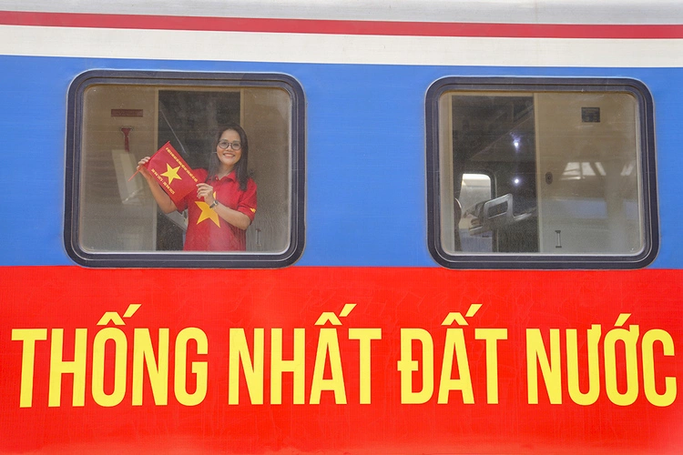 Hội Ngộ Tàu Thống Nhất Tại Đà Nẵng Mừng 30/4