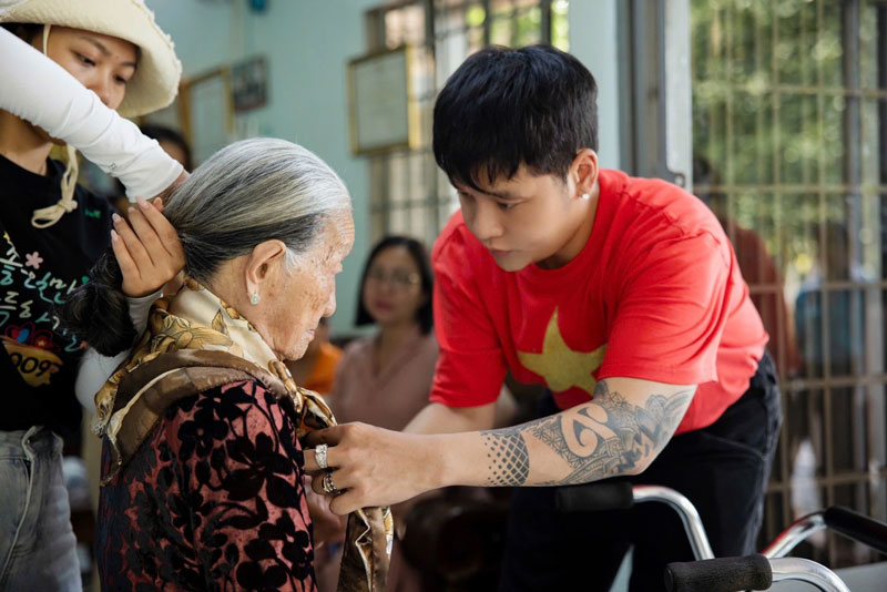 Vẻ đẹp vượt thời gian của Mẹ Việt Nam anh hùng qua ống kính nghệ thuật