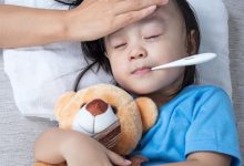 Trẻ nhỏ dễ mắc bệnh chồng bệnh trong mùa chuyển mùa.