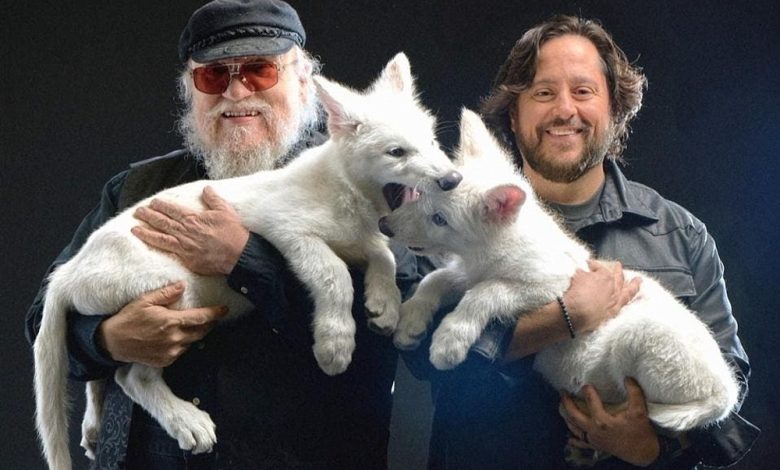 George R.R. Martin xúc động gặp sói tuyệt chủng 12.500 năm trước