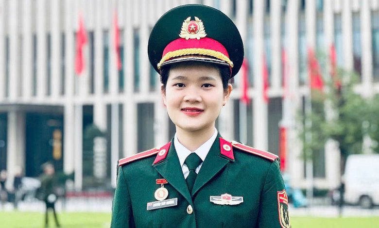 Thủ khoa Học viện Quân y đầu tiên được phong thượng úy