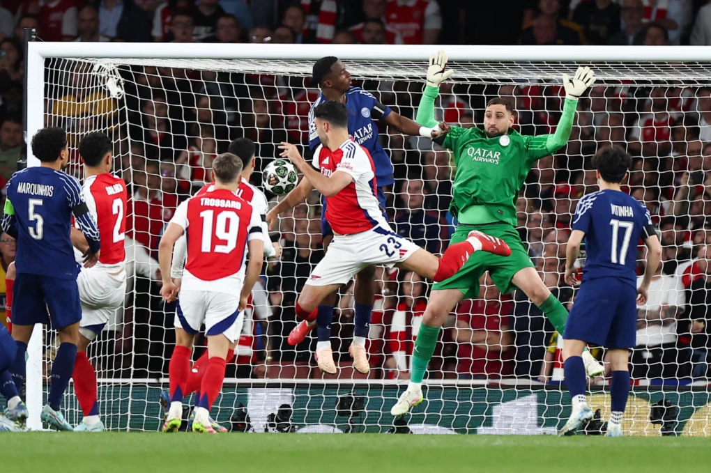 Dembele ghi bàn giúp PSG vượt Arsenal ở Champions League lượt đi