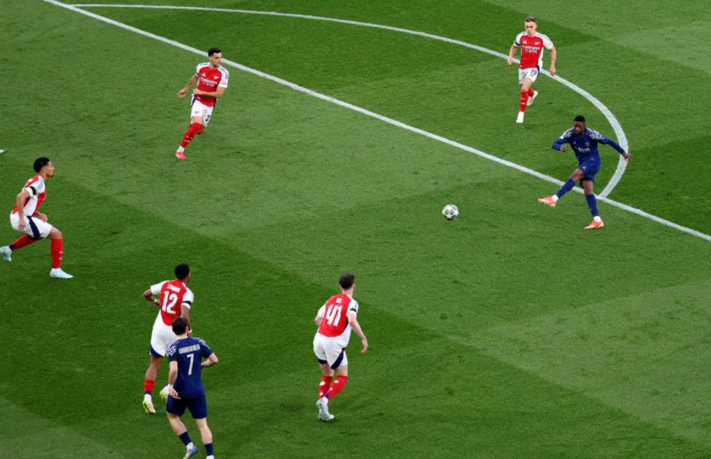 Dembele ghi bàn giúp PSG vượt Arsenal ở Champions League lượt đi