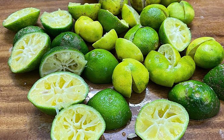 Cảnh báo nguy hiểm khi dùng nước cốt chanh trị mụn da mặt