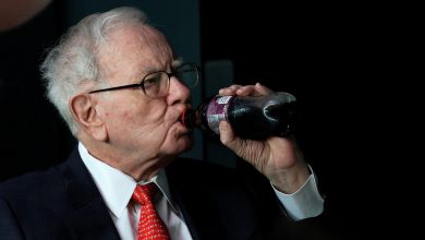 Warren Buffett chia sẻ bí quyết sống khỏe bên Coca-Cola và kẹo chocolate