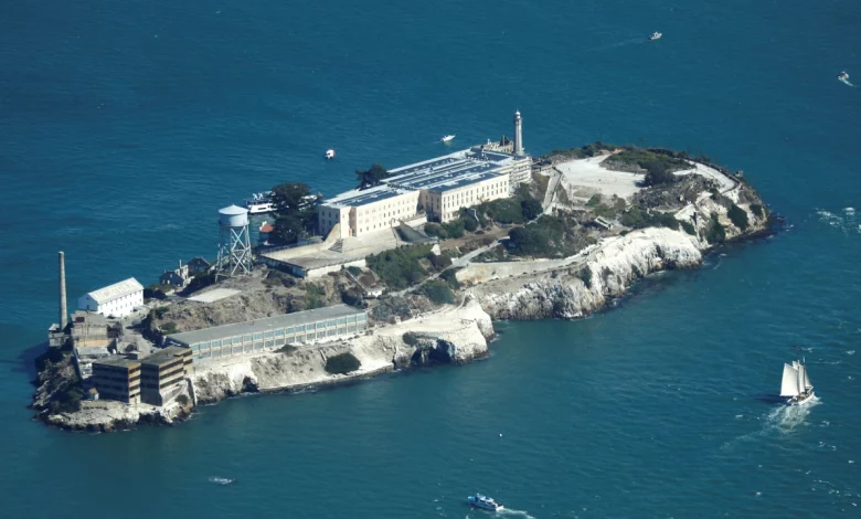 Trump chỉ đạo mở lại nhà tù Alcatraz sau 60 năm đóng cửa