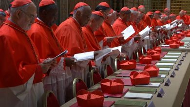 Mật nghị Hồng y bắt đầu bầu tân giáo hoàng tại Vatican
