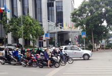 Dừng đèn đỏ quá vạch: Phạt 600.000 hay 18 triệu đồng?
