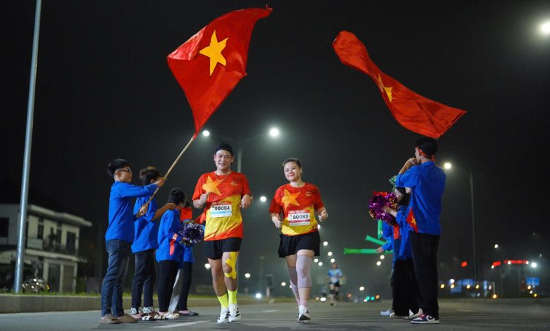 Hàng nghìn vận động viên tham gia giải chạy vì an ninh Tổ quốc