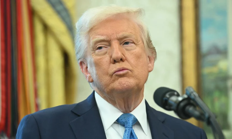 Trump chỉ trích Jerome Powell sau quyết định giữ nguyên lãi suất