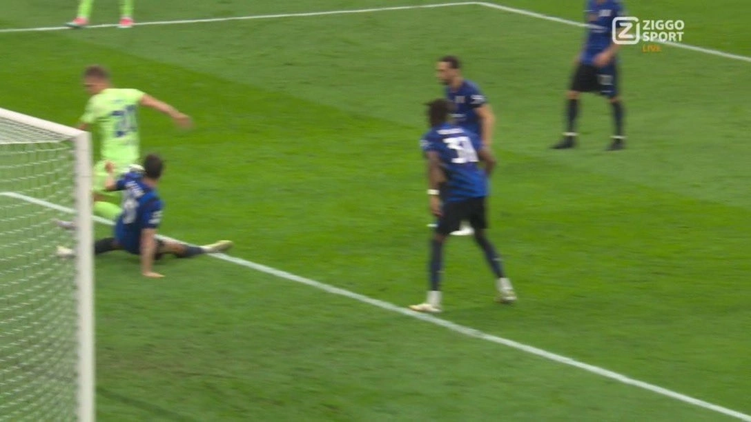 Trận đấu đầy tranh cãi giữa Inter và Barca: VAR quyết định số phận