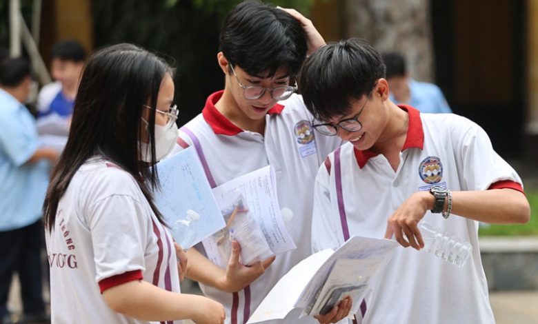 Ba trường đại học điều chỉnh xét tuyển ngành Y và Sư phạm