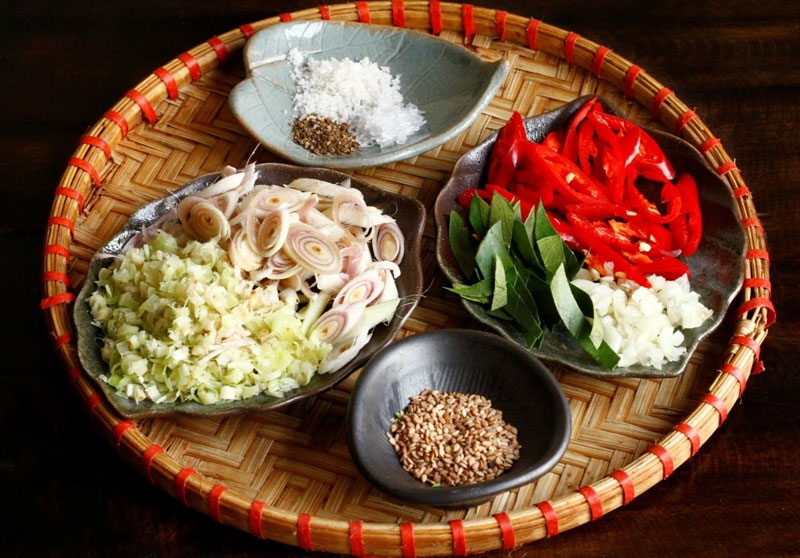 Cách làm gà xào sả ớt ngon hấp dẫn tại nhà