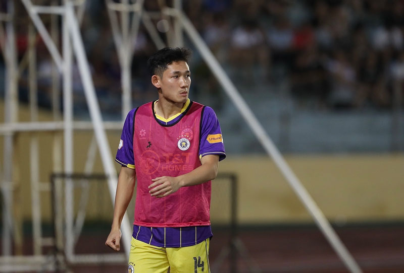 Cầu thủ Hà Nội FC phản ứng với HLV Nhật Bản sau thảm bại 0-3
