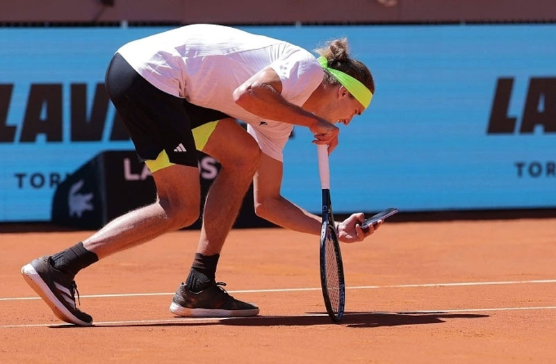 Công nghệ trọng tài điện tử gây hoài nghi trên sân đất nện tennis