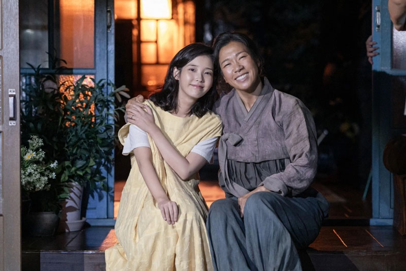 'Khi cuộc đời cho bạn quả quýt' tỏa sáng tại Baeksang 2025
