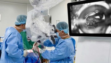 Khối u não 6 cm gây đau đầu kéo dài ở cô gái 20 tuổi