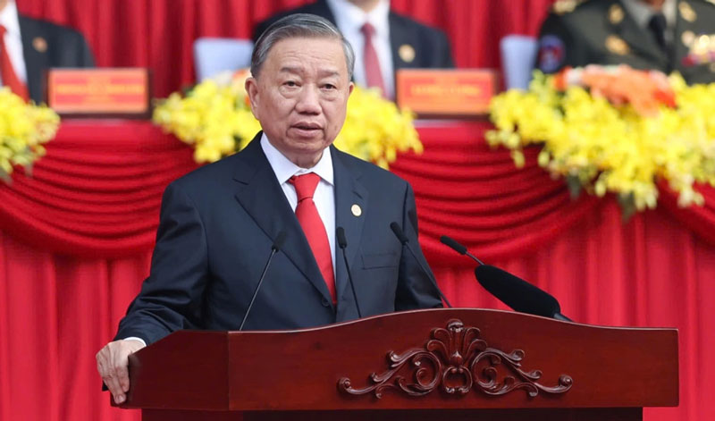 Lễ kỷ niệm 50 năm thống nhất đất nước với không khí tưng bừng