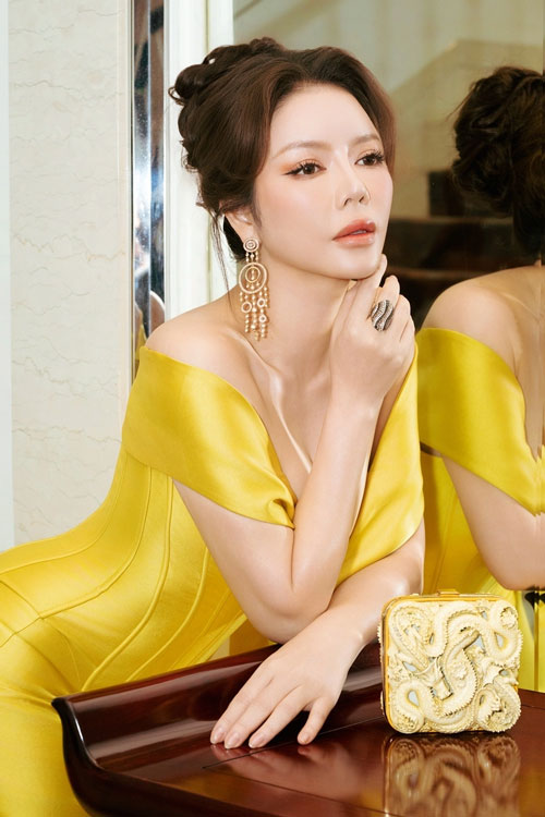 Lý Nhã Kỳ tỏa sáng với đầm khảm sứ tại sự kiện quốc tế