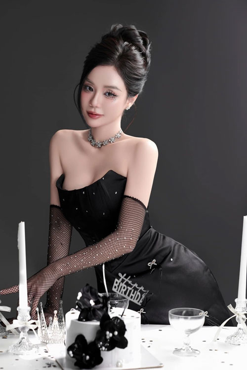 Phong cách gợi cảm và quyến rũ của vợ sắp cưới Đạt G