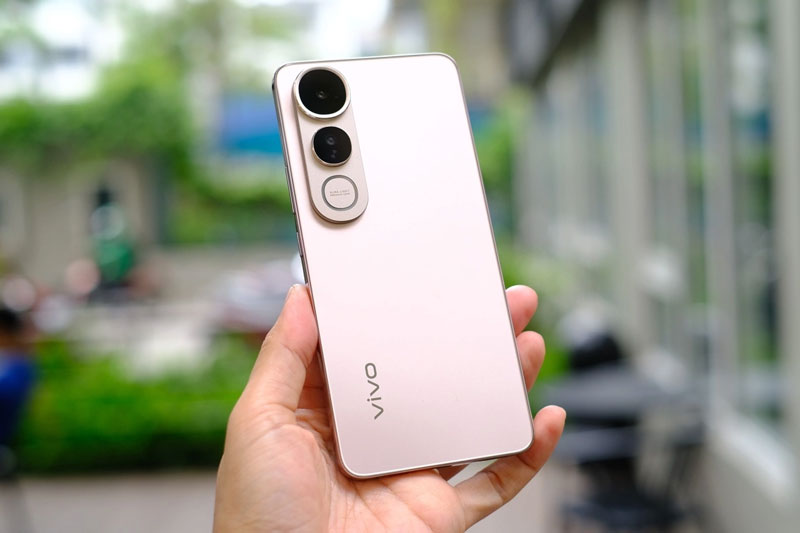 Smarphone pin lớn 2025 Tăng cường công nghệ mỏng nhẹ